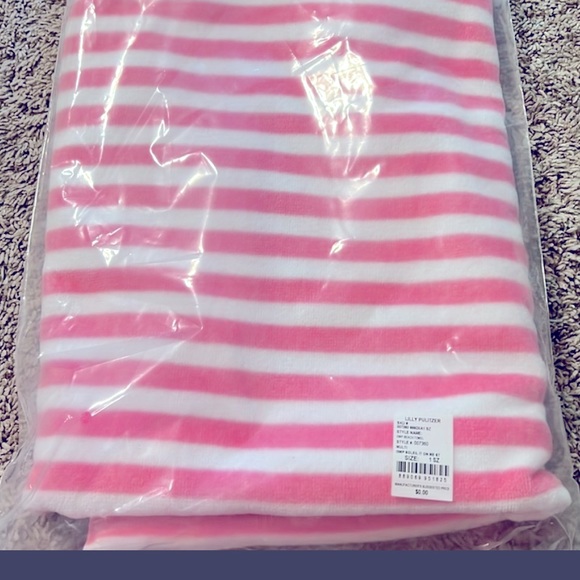 GWP Lilly Pulitzer Beach Towel Pool Essentials Limited Edition Summer Swim - Picture 4 of 4